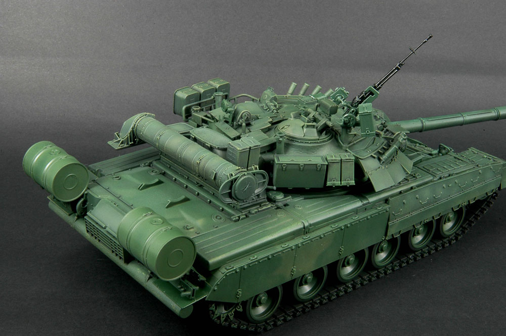 rpg model 35001 russian t-80u main battle tank