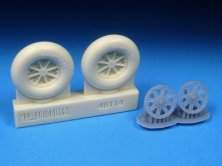 1/48 F4U Corsair Smooth Tread Mainwheels 1/48 F4U Corsair Smooth Tread Mainwheels
